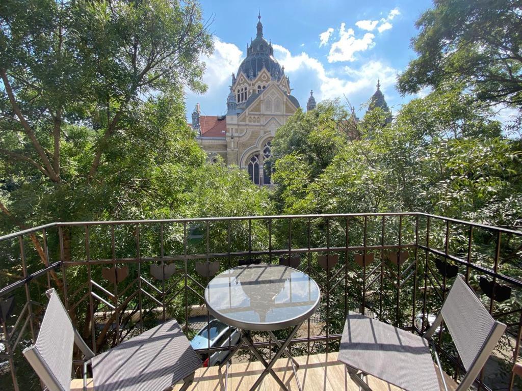 Synagoge View Loft Bestern Сегед Экстерьер фото